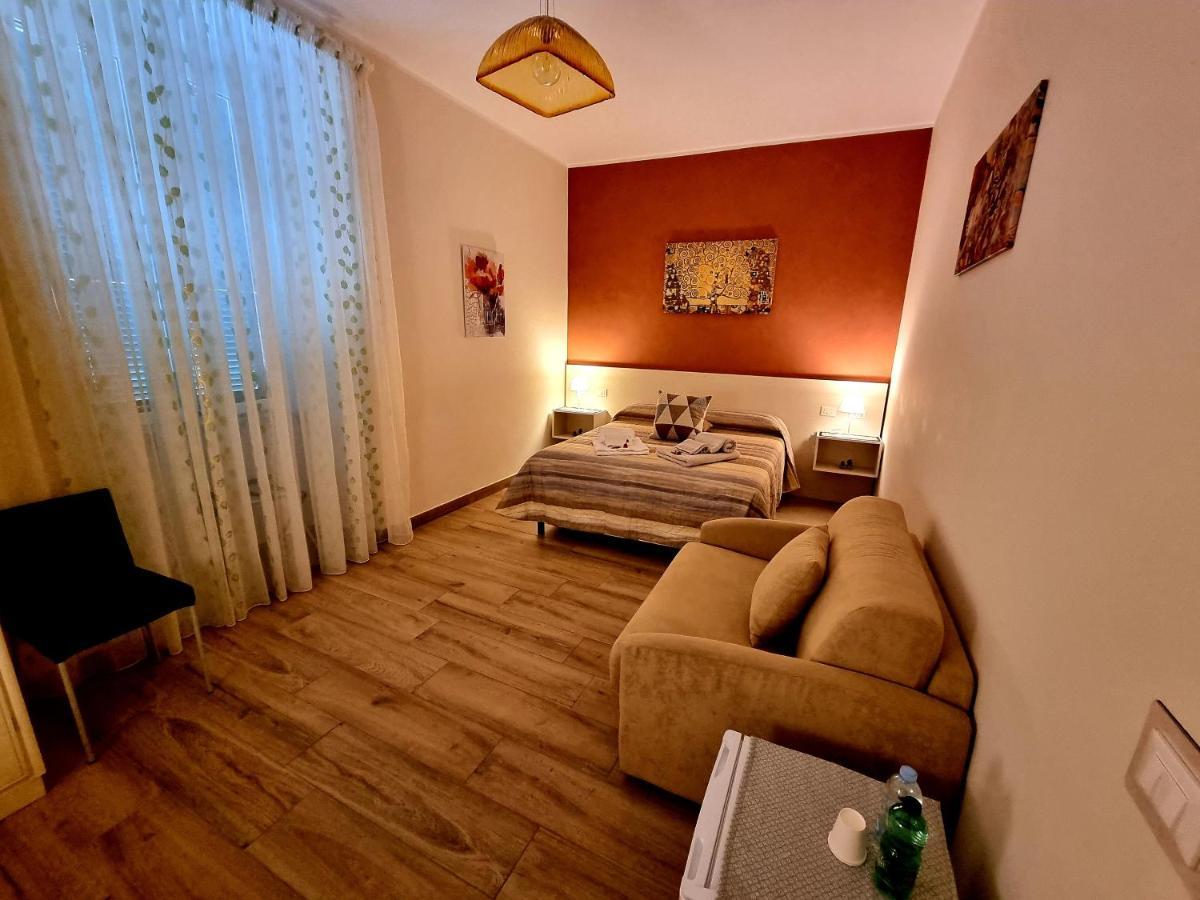 Il Casale Nel Parco Guesthouse ローマ エクステリア 写真